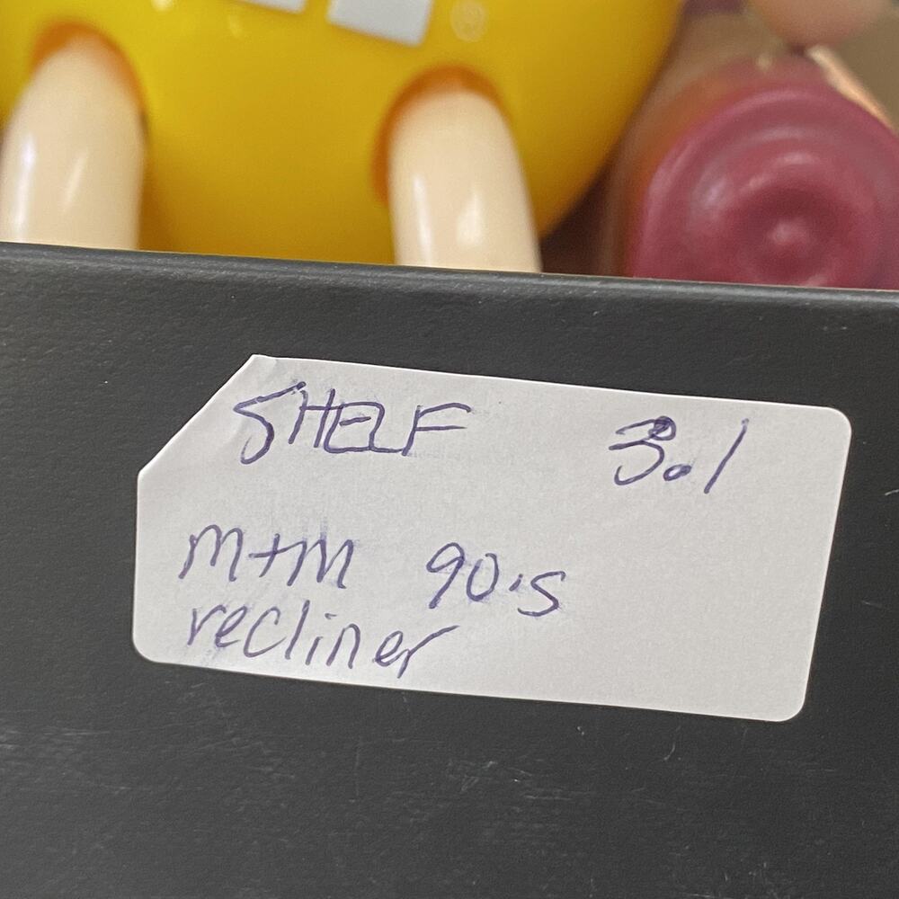 Vintage 1999 M&M's Yellow Candy Dispenser Recliner Chair Remote Couch Potato - Picture 14 of 14